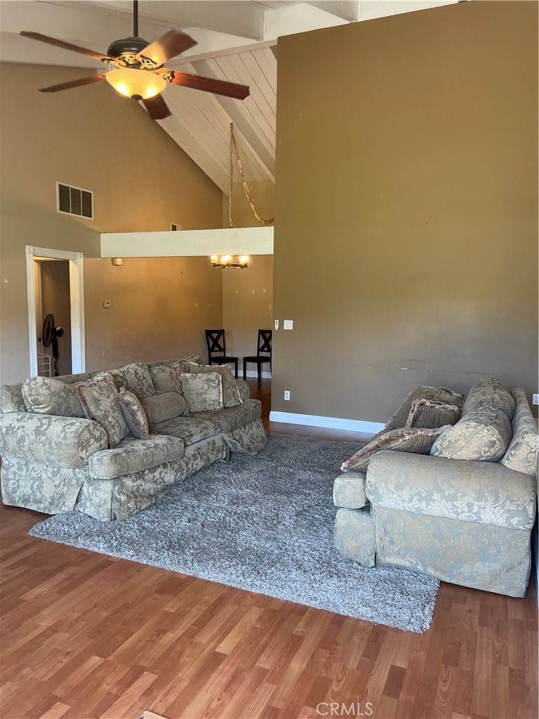 Yorba Linda, CA 92886,5044 Lakeview AVE #23