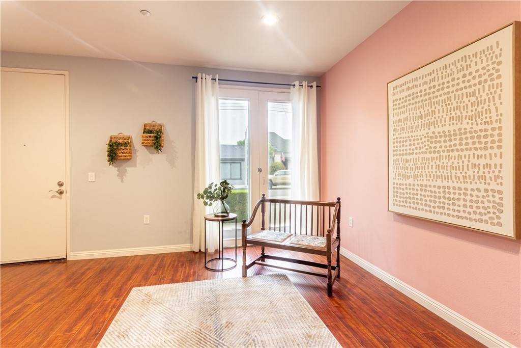 Fullerton, CA 92832,160 Soco DR