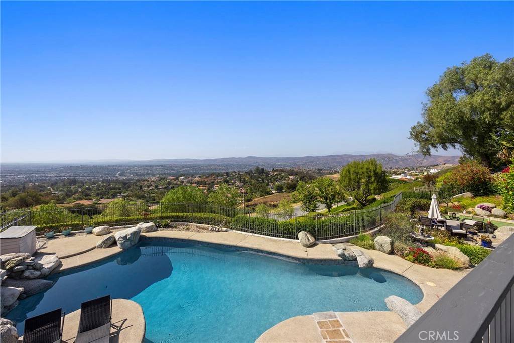 Anaheim Hills, CA 92808,720 S Bunting CT