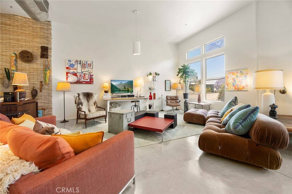 Santa Ana, CA 92701,253 N Bush ST
