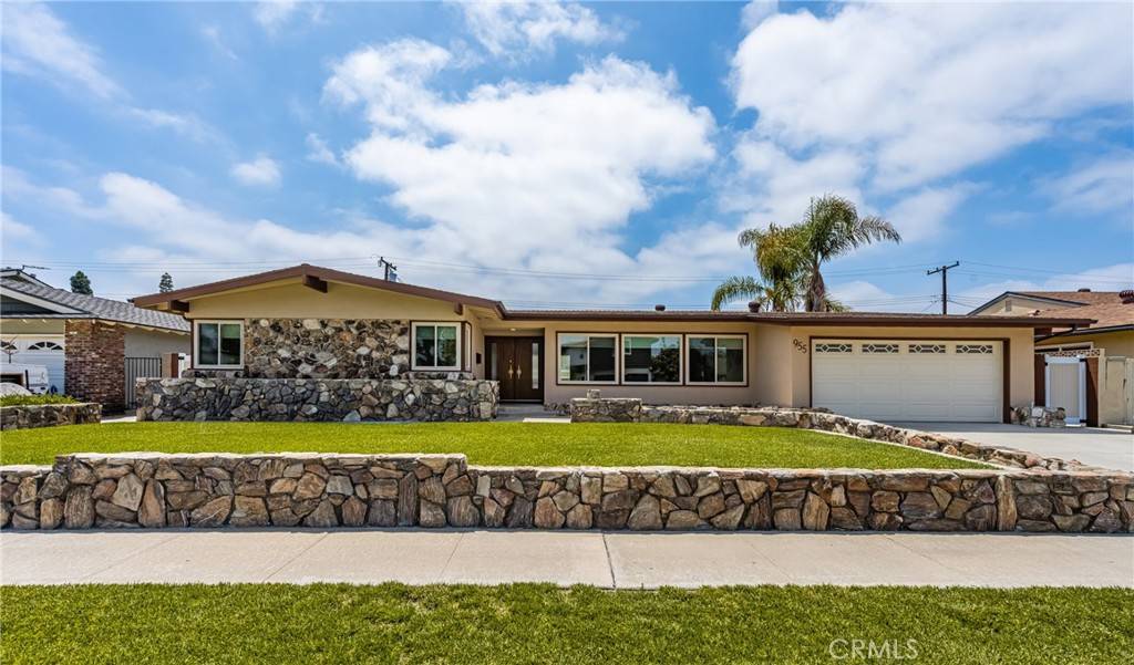 Anaheim, CA 92806,955 S Peregrine PL
