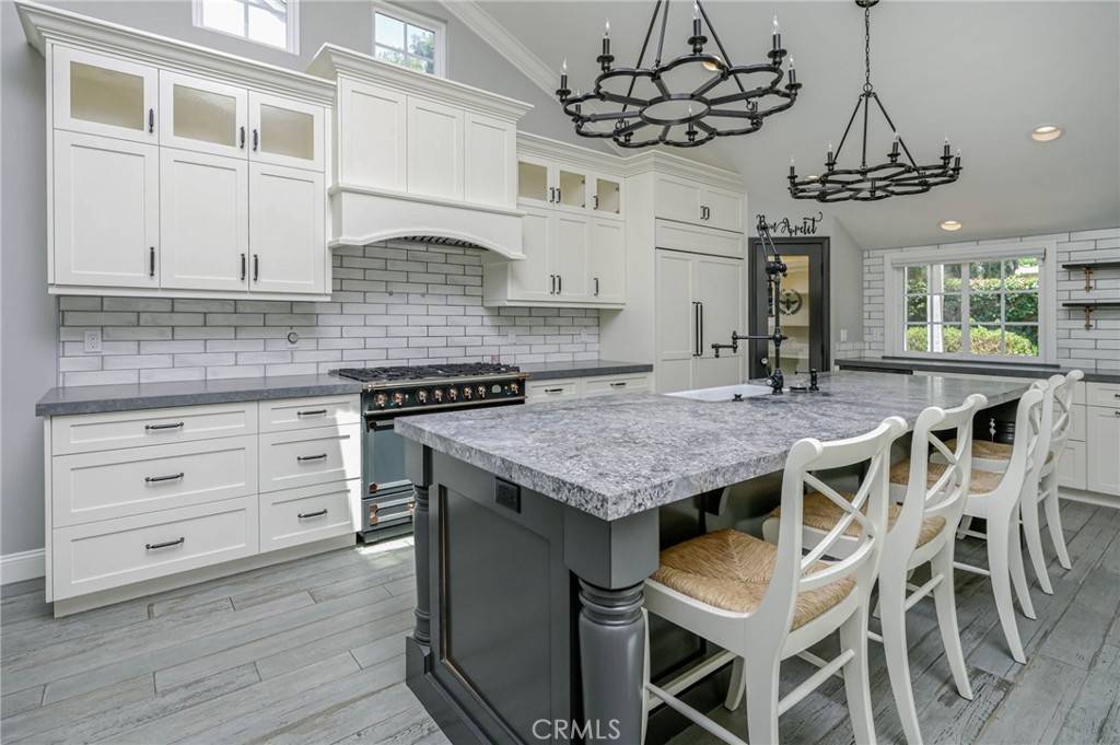 Brea, CA 92821,777 Oak Knoll ST