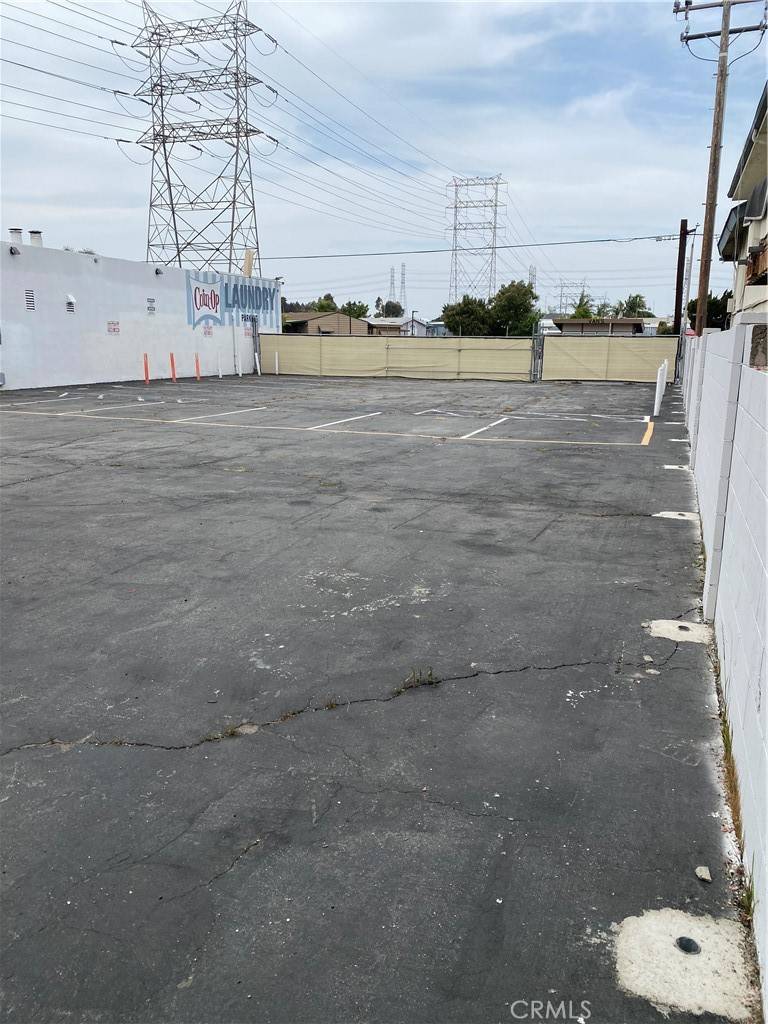 Bellflower, CA 90706,8710 Artesia BLVD