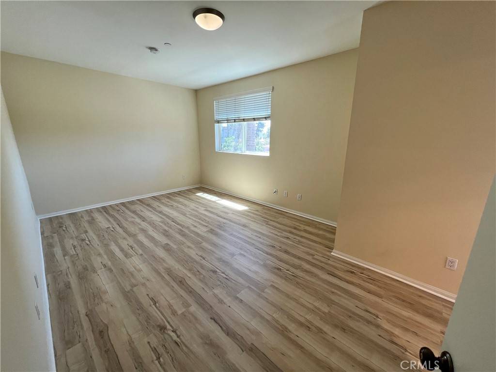 Van Nuys, CA 91405,13941 Sherman WAY #205