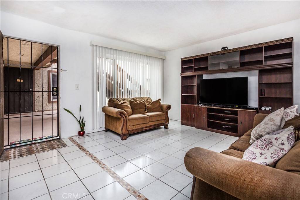 Anaheim, CA 92805,967 S Citron ST #3
