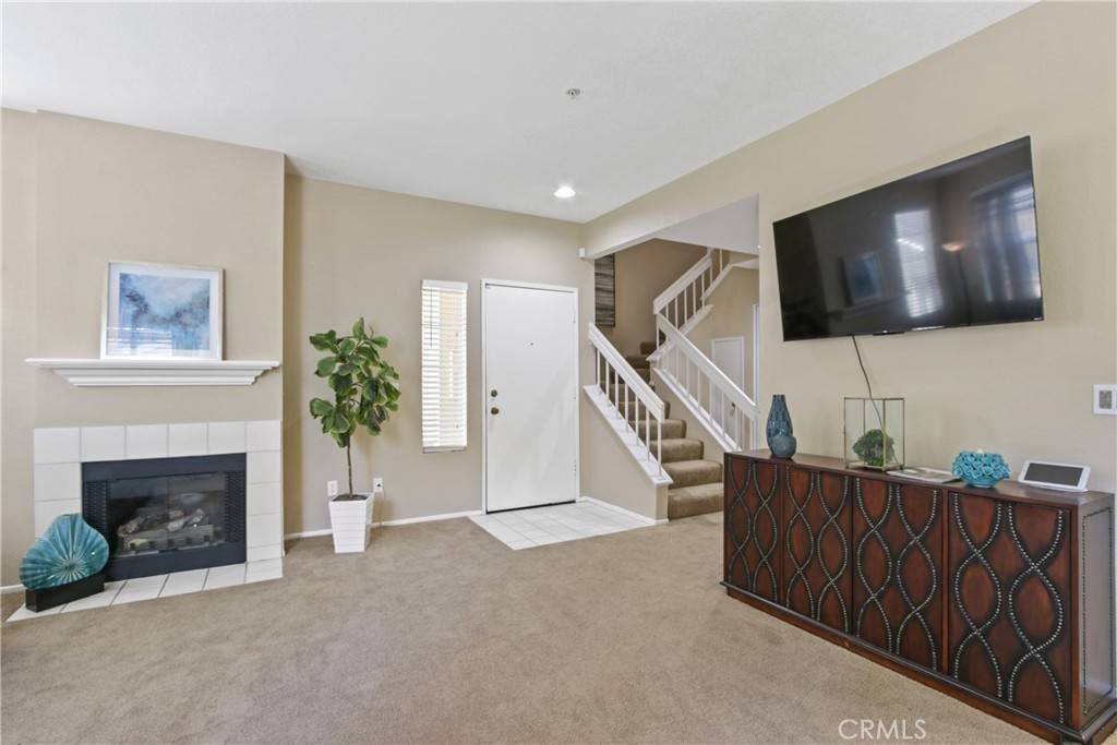 Tustin, CA 92782,259 Gallery WAY