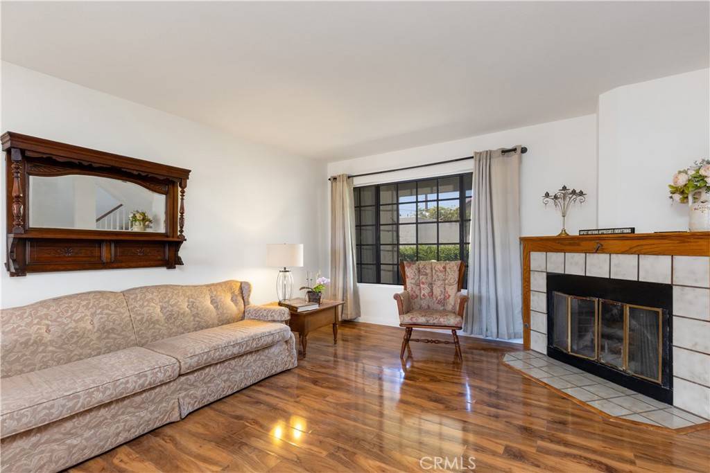 La Habra, CA 90631,854 N Harbor BLVD