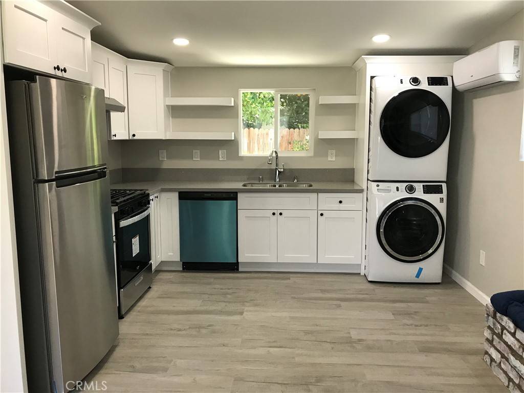La Habra, CA 90631,200 E Greenwood AVE #B