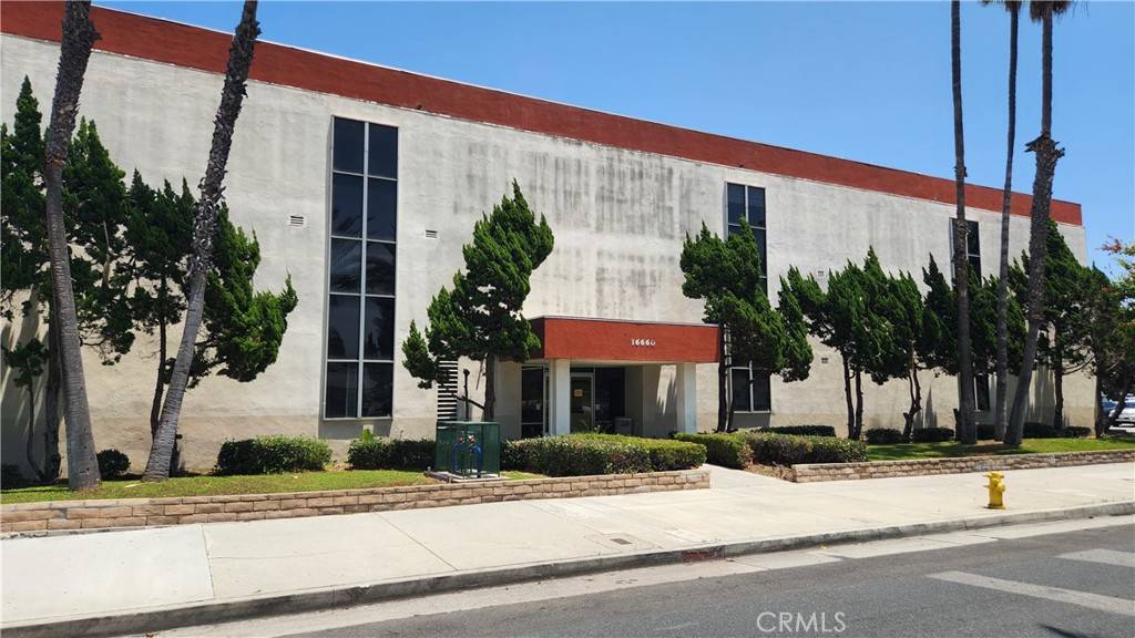 Paramount, CA 90723,16660 Paramount BLVD