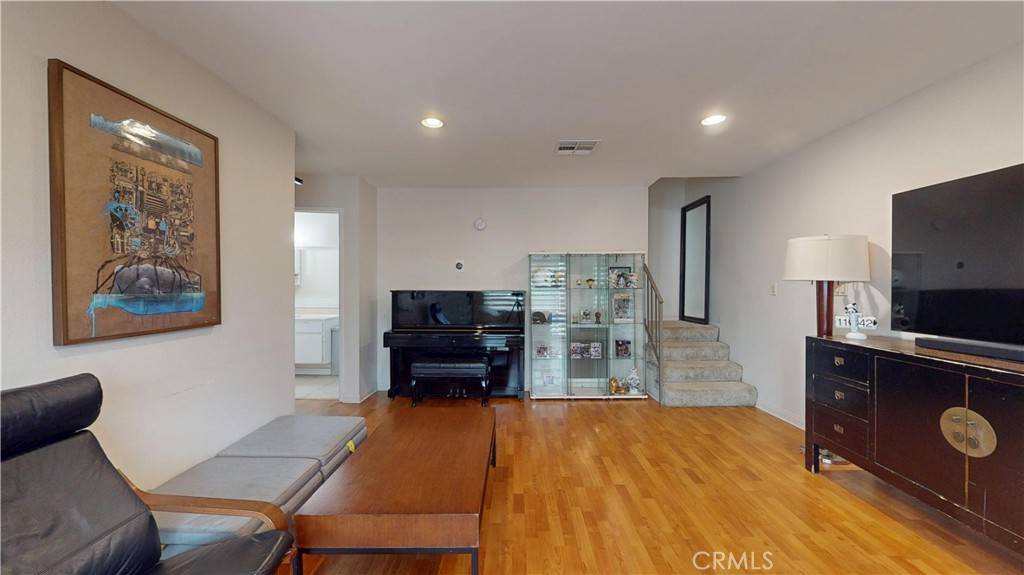 North Hollywood, CA 91602,10757 Hortense ST #406
