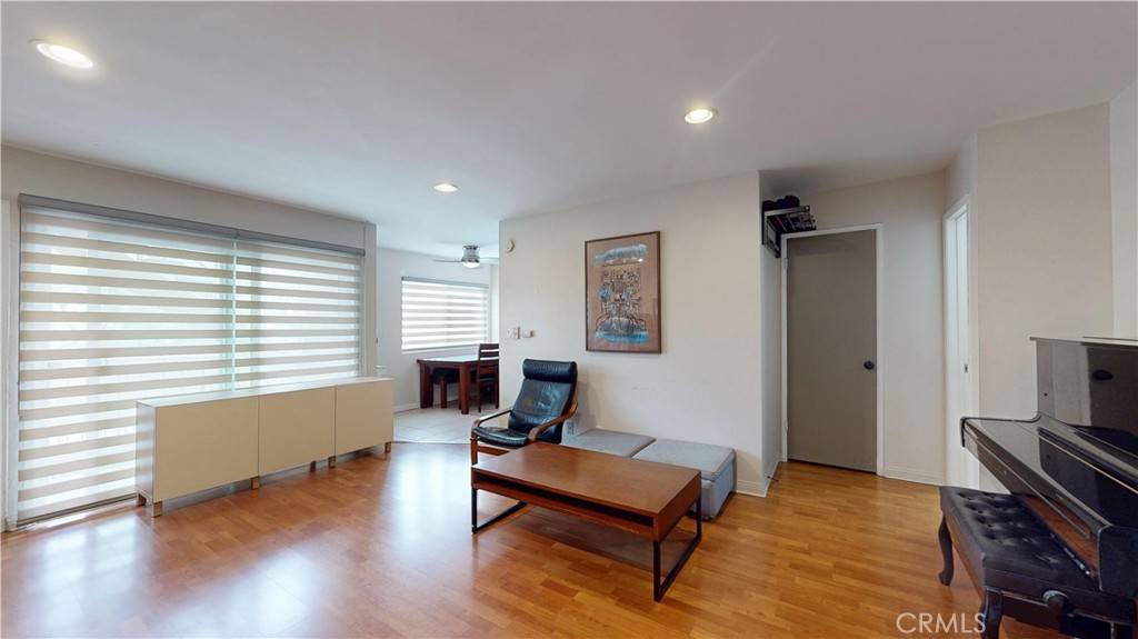 North Hollywood, CA 91602,10757 Hortense ST #406