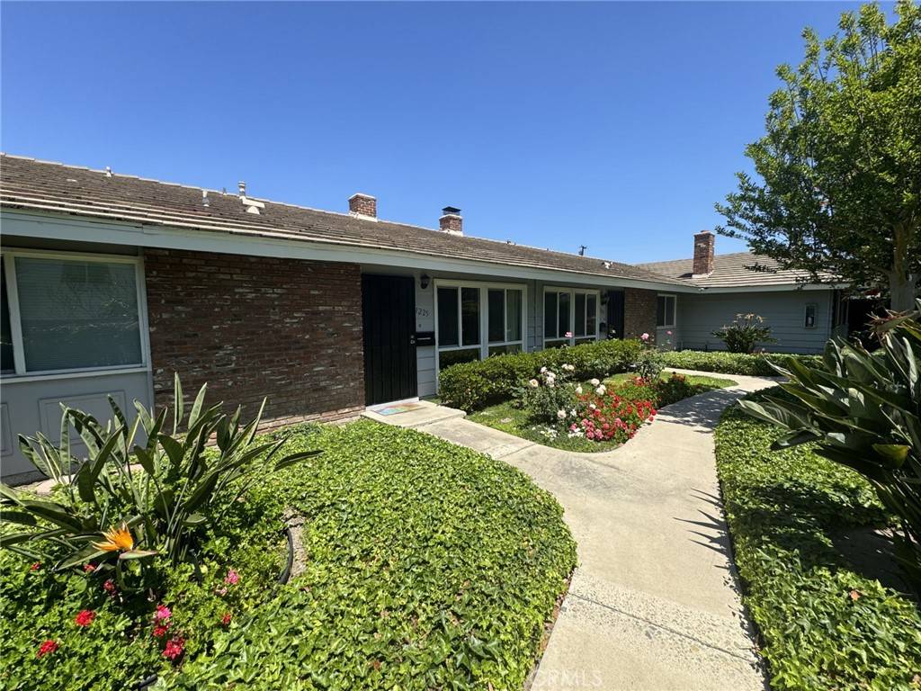 Tustin, CA 92780,1225 E 1st ST