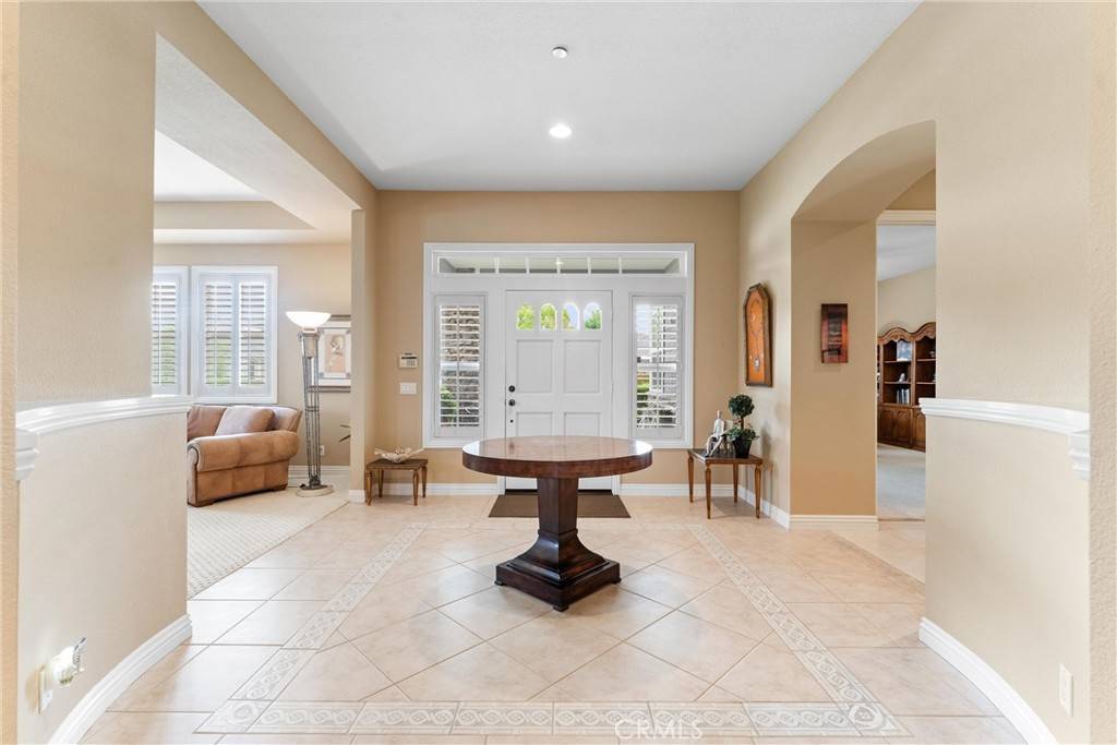 Santa Ana, CA 92705,1522 Oakhill CT