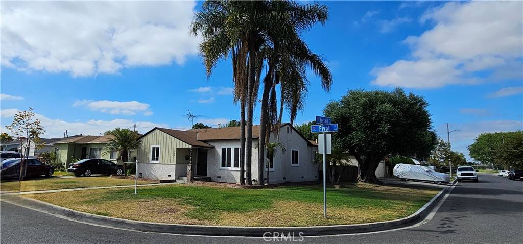 Downey, CA 90241,7508 Pivot ST