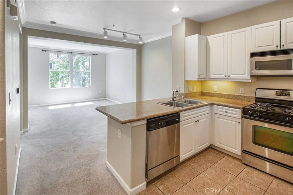 Irvine, CA 92612,3207 Watermarke PL