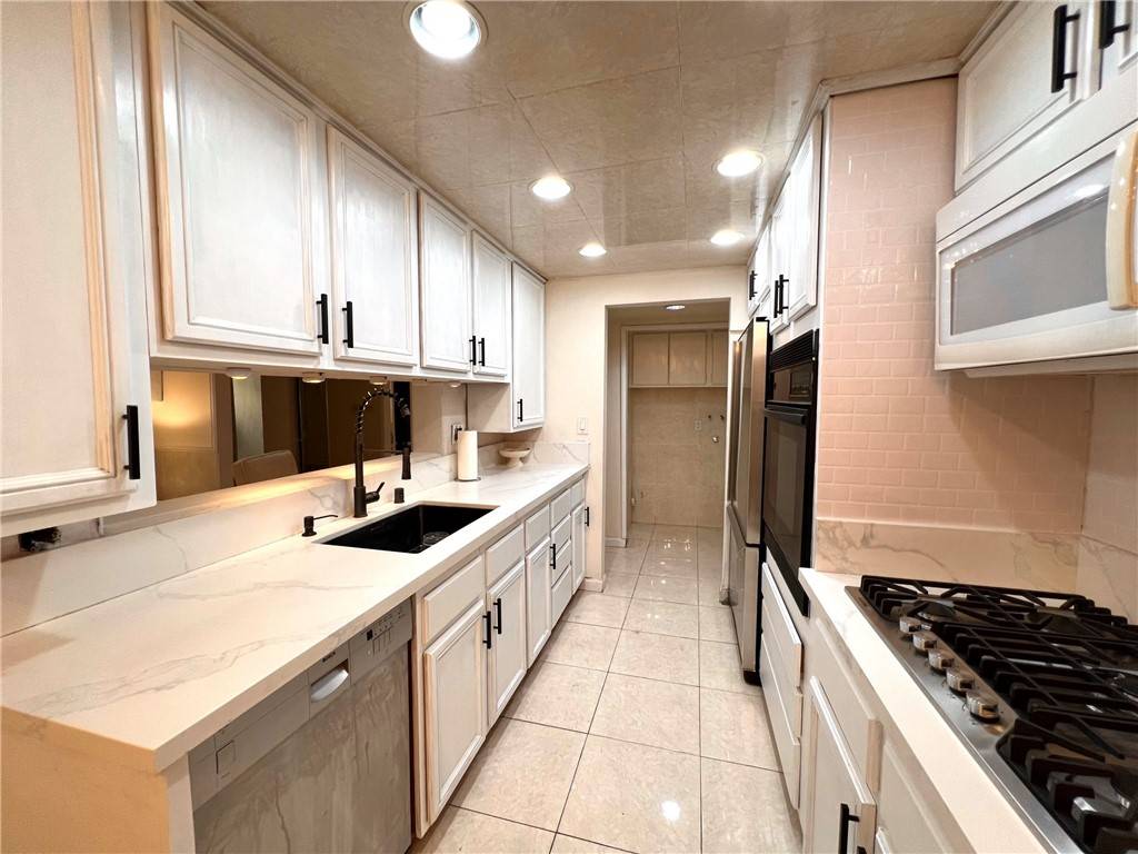 San Pedro, CA 90732,28004 Western AVE S #121