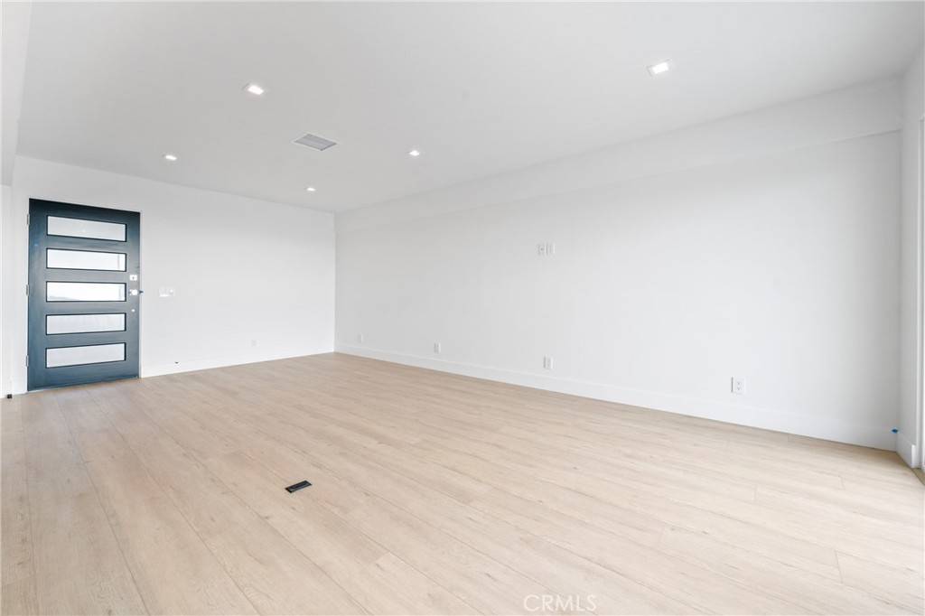 Laguna Beach, CA 92651,400 Loma #C