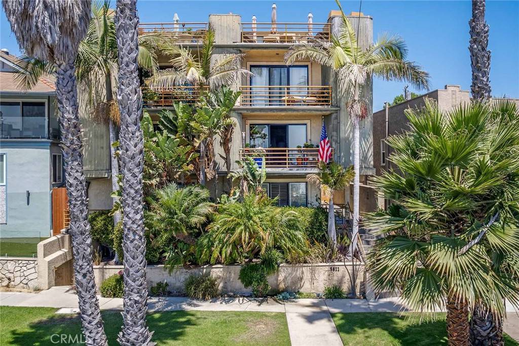 Long Beach, CA 90803,3811 E Livingston DR #1