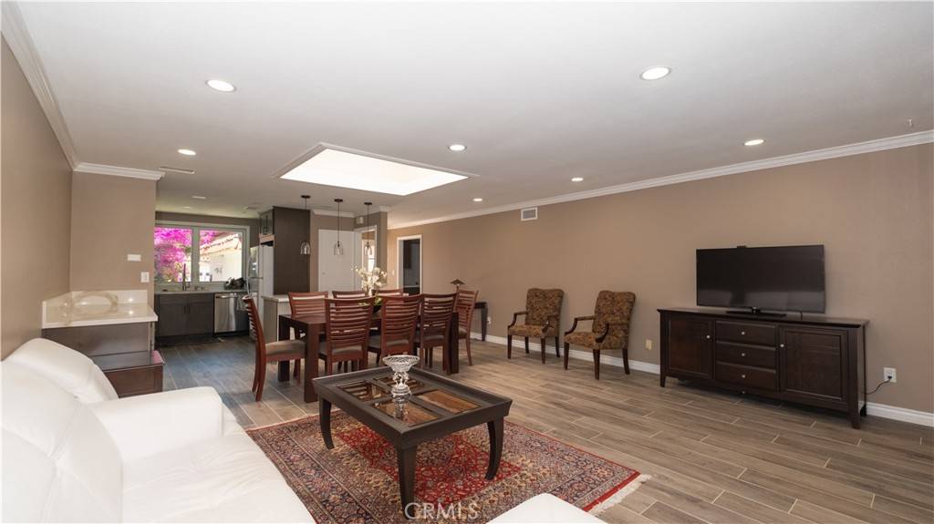 Irvine, CA 92612,7 Satinwood WAY