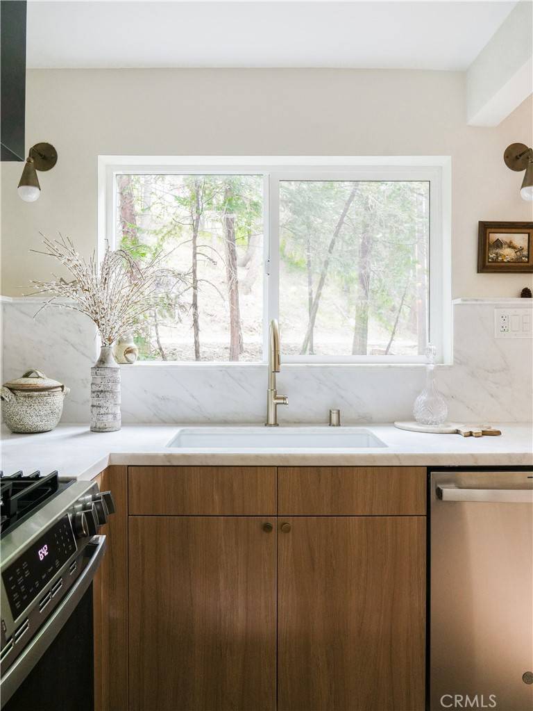 Lake Arrowhead, CA 92352,27824 Fern Dell RD