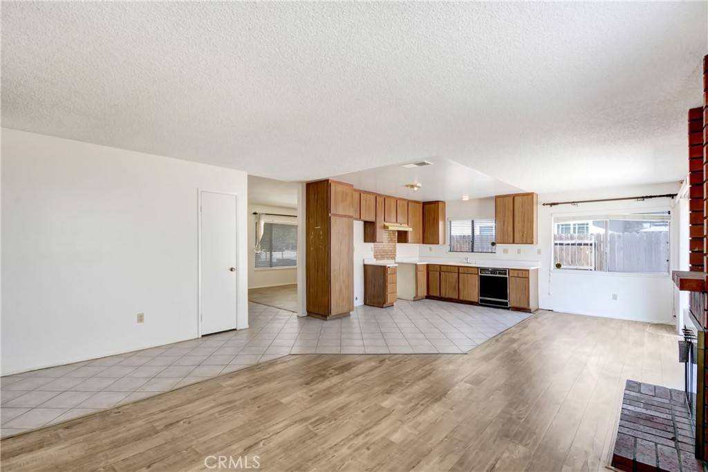 Ontario, CA 91764,1939 E 7th ST