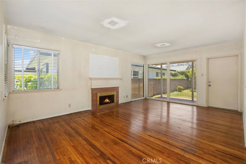 Long Beach, CA 90815,2729 N Studebaker RD