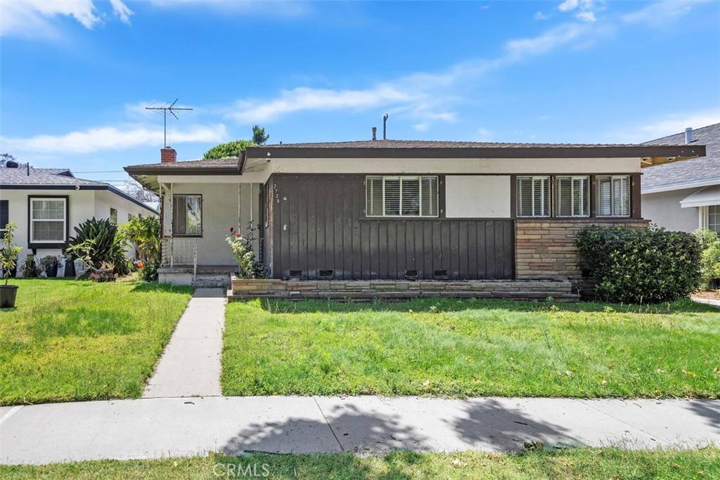 Long Beach, CA 90815,2729 N Studebaker RD