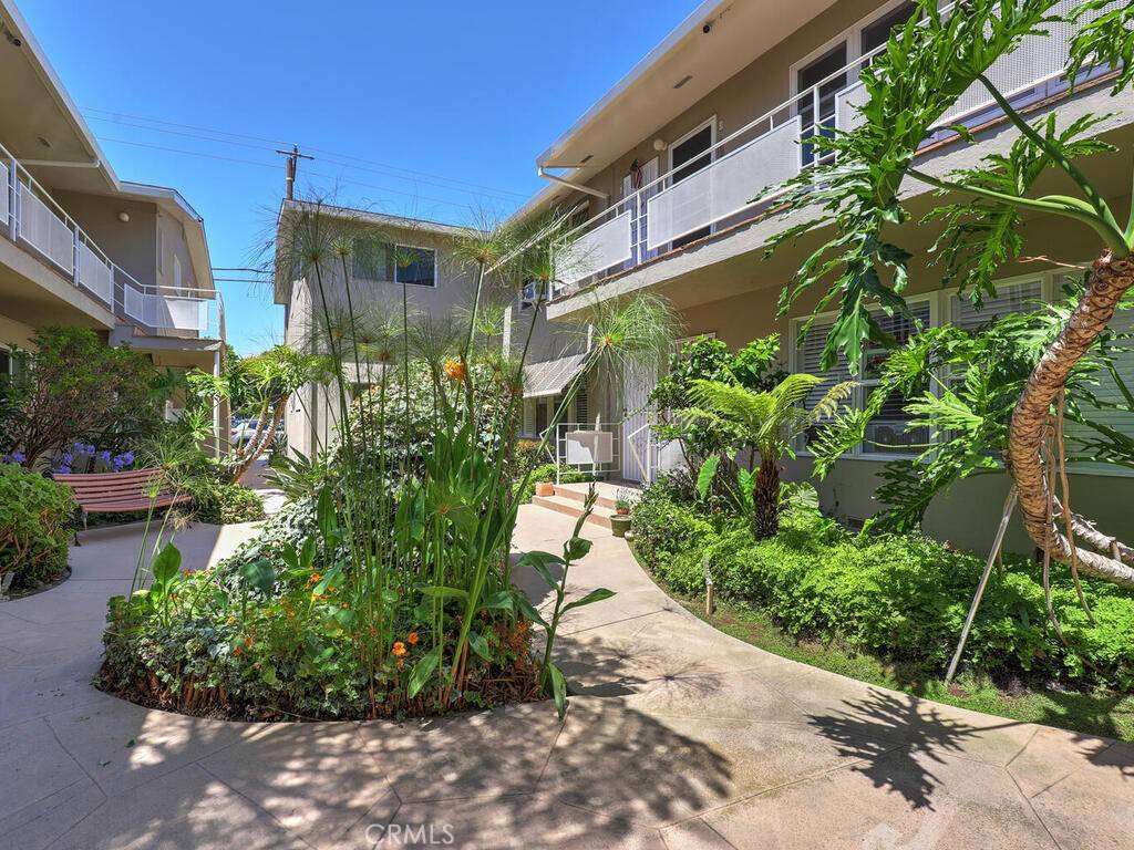 Long Beach, CA 90814,3042 E. 3rd St #5
