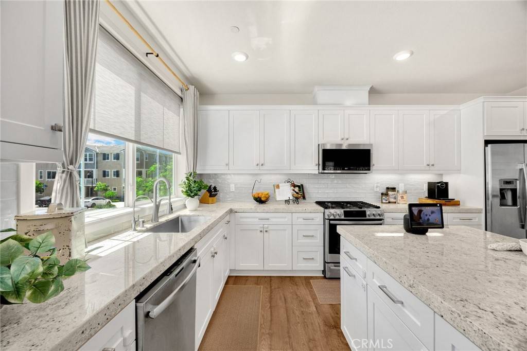 Yorba Linda, CA 92886,18361 Iris LN