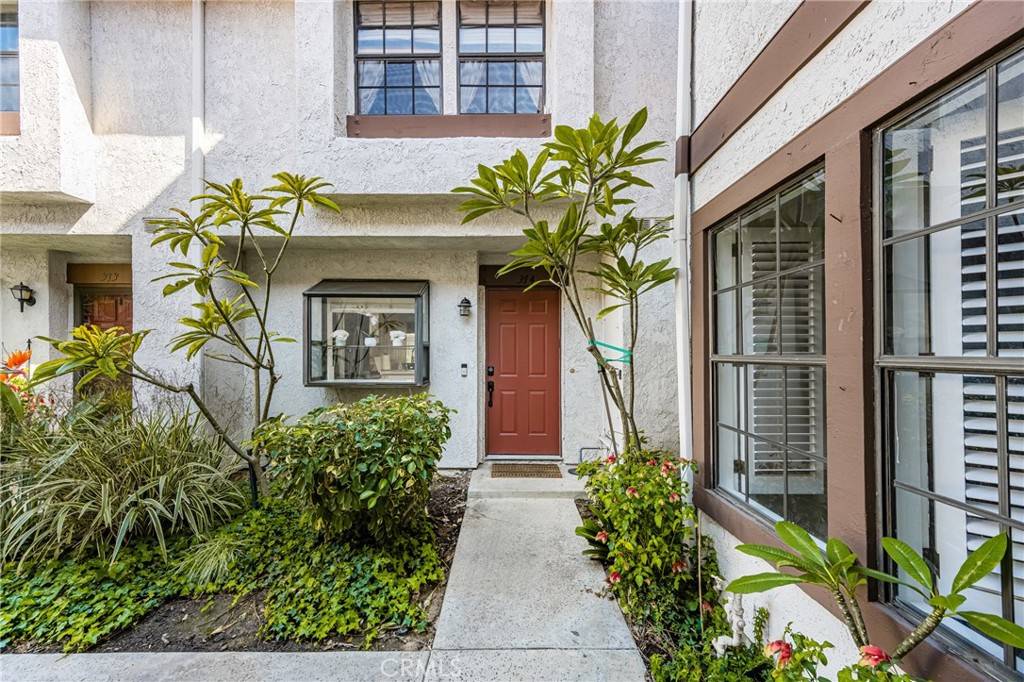 Placentia, CA 92870,314 Molokai DR