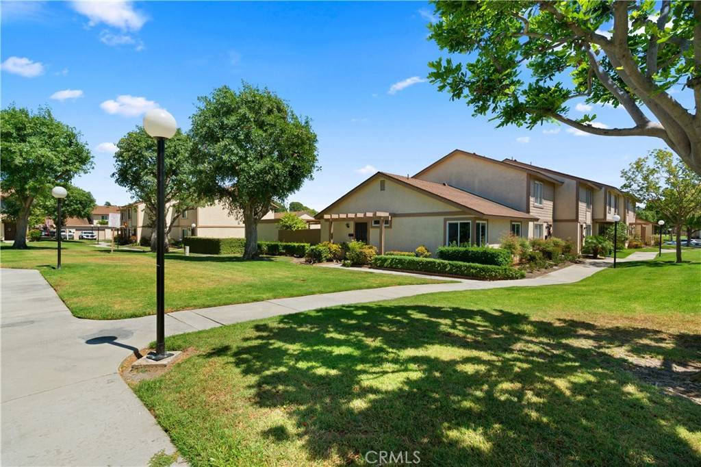 Santa Ana, CA 92707,341 Carriage DR #51-A