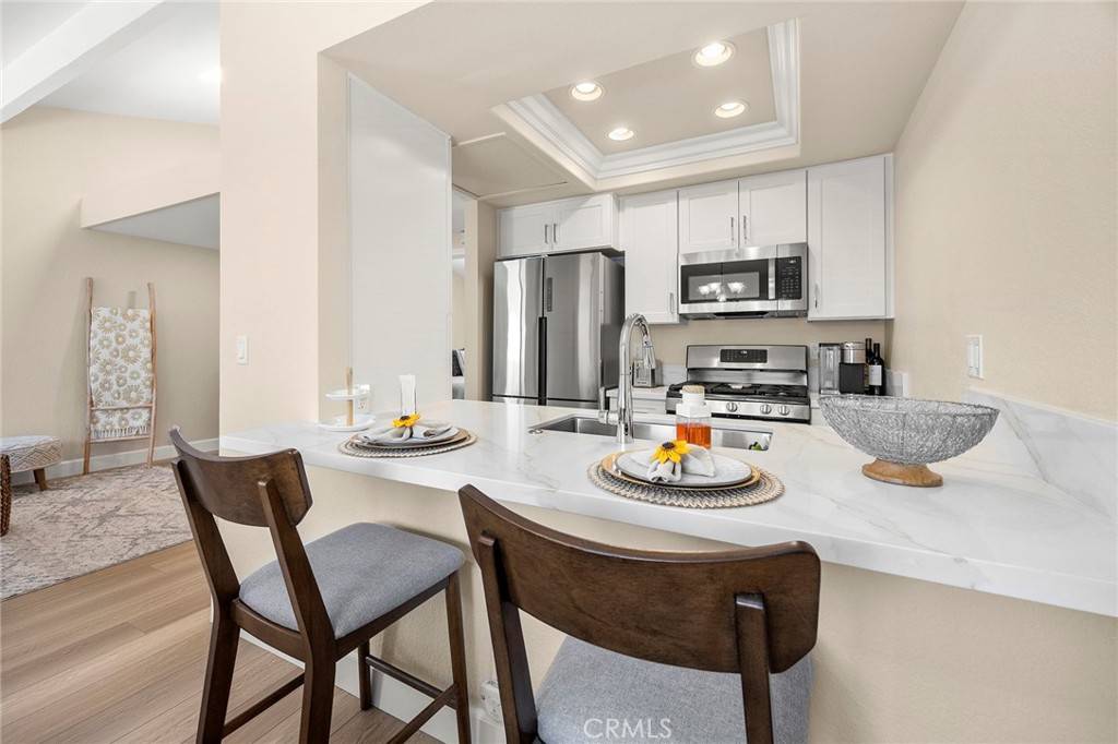 Yorba Linda, CA 92886,4692 Lakeview AVE #8
