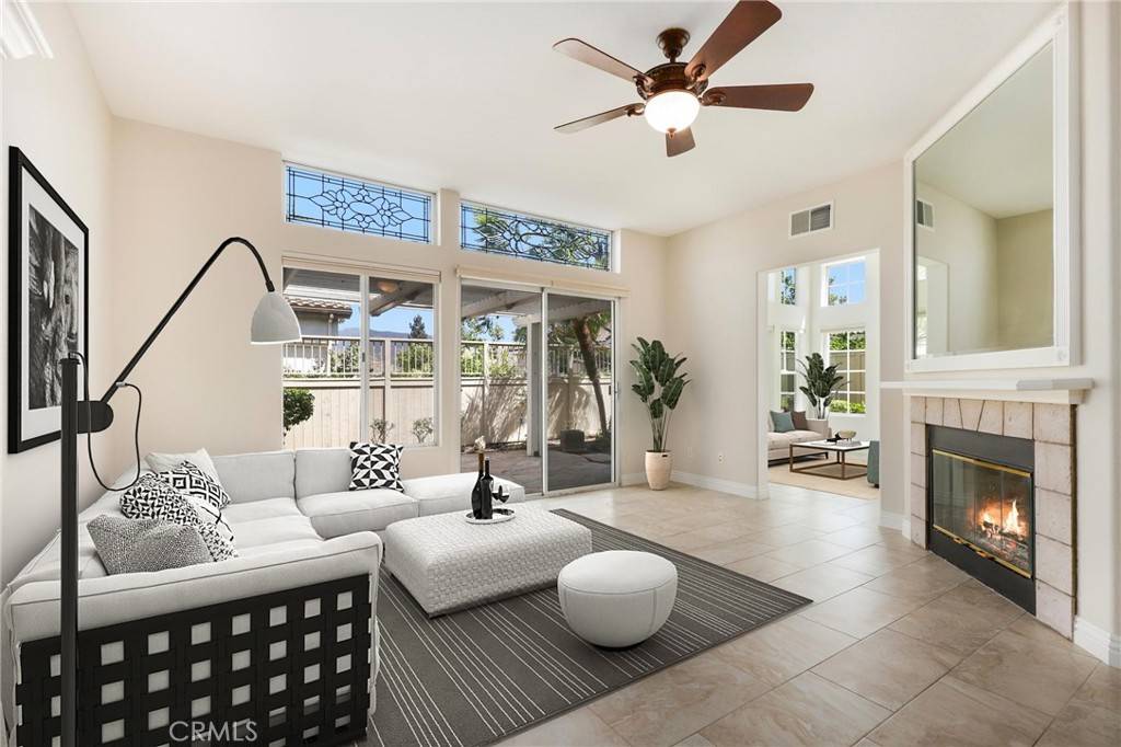Yorba Linda, CA 92887,5527 Patricia WAY