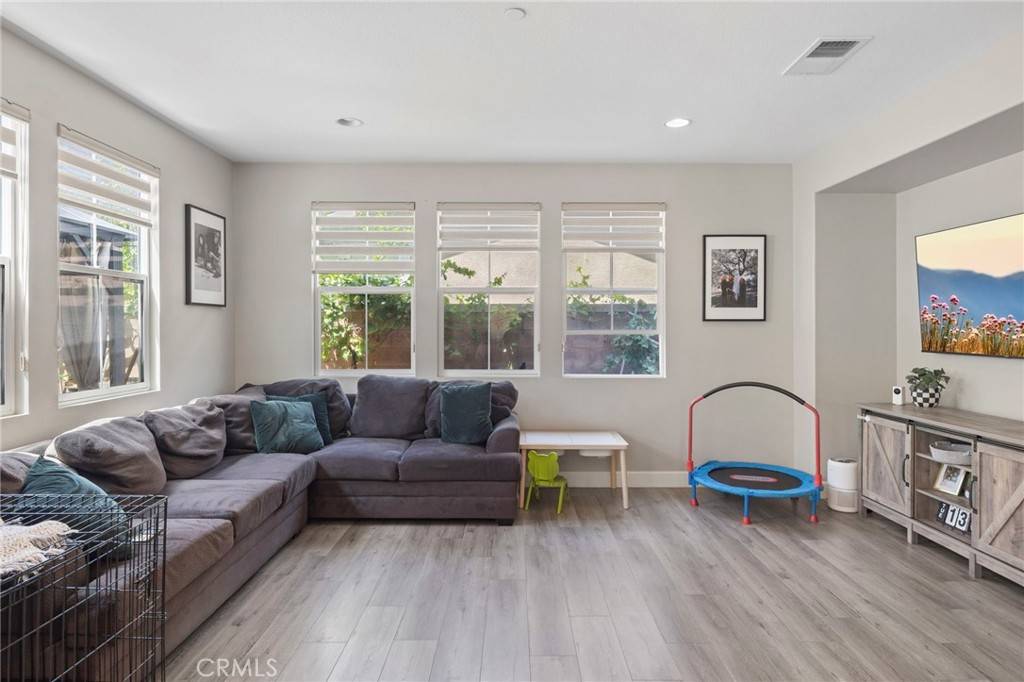 Tustin, CA 92782,15530 Bonsai WAY