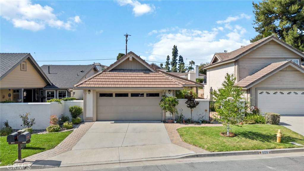 Placentia, CA 92870,609 W Palm DR