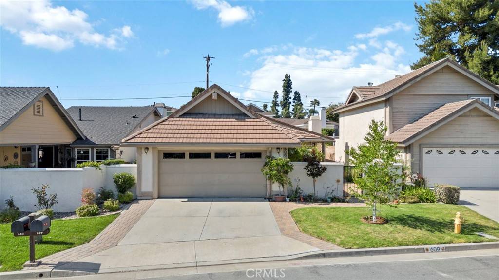 Placentia, CA 92870,609 W Palm DR