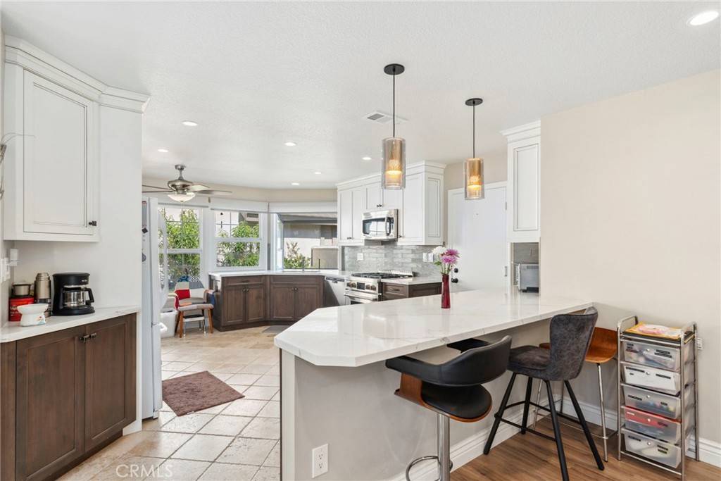Placentia, CA 92870,609 W Palm DR