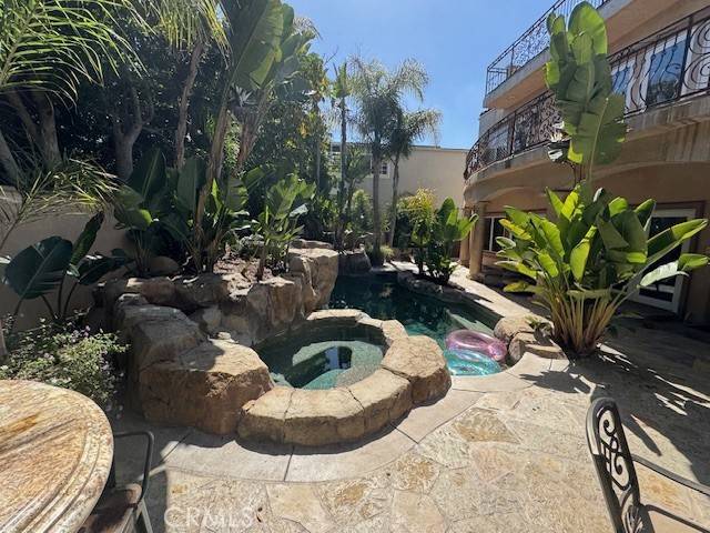 Newport Beach, CA 92663,511 Cliff DR