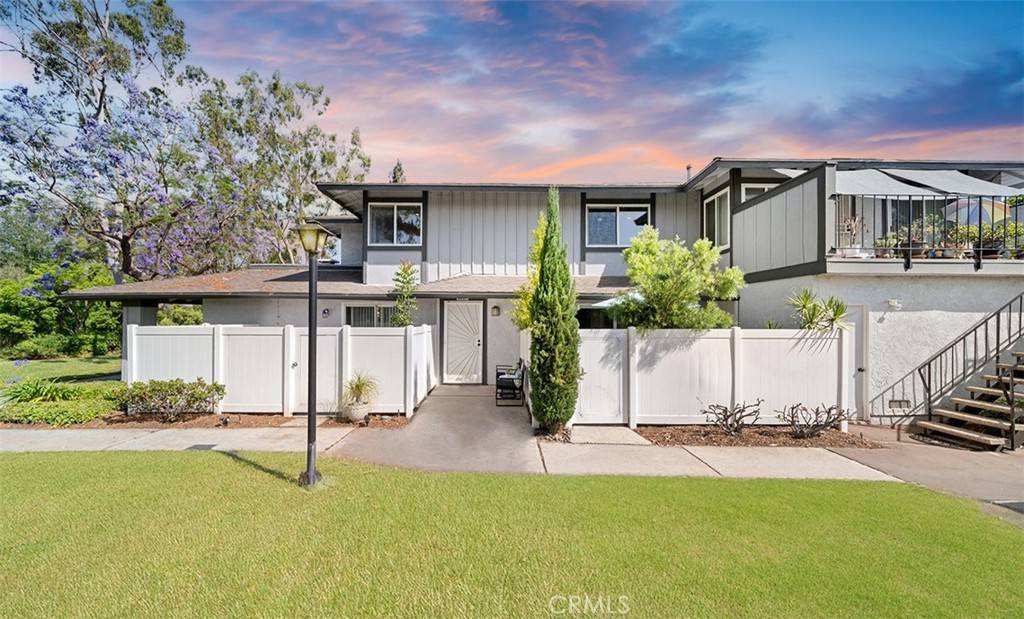 Yorba Linda, CA 92886,6567 Woodburn LN #7