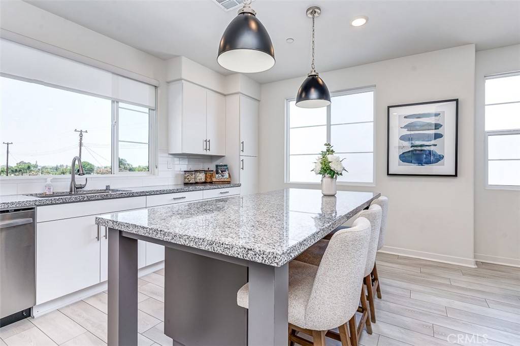 La Mirada, CA 90638,14180 Bay ST