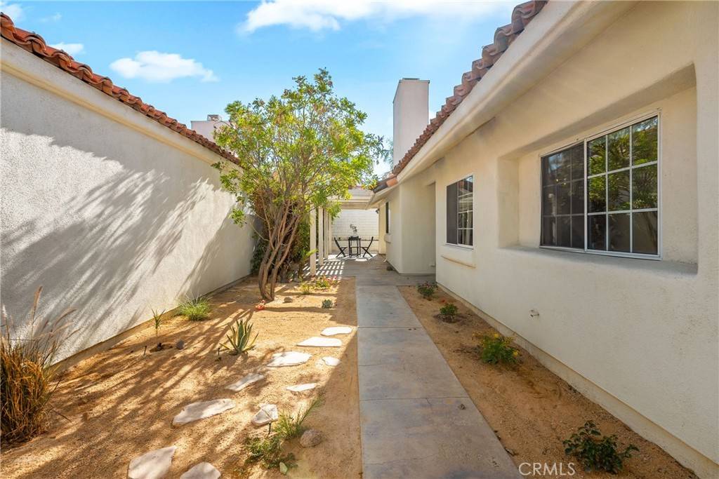 Palm Desert, CA 92211,43791 Calle Las Brisas W