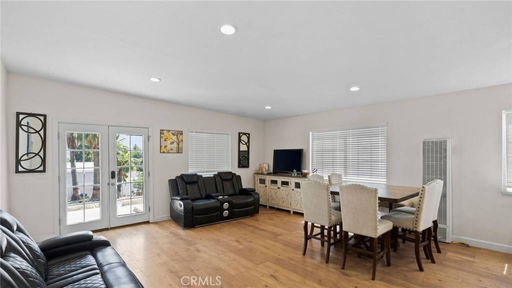 Corona, CA 92881,8035 Santa Rita ST