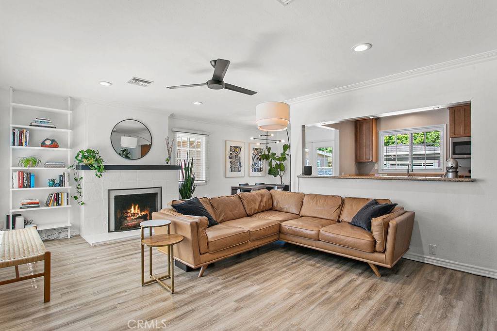 Santa Ana, CA 92706,2117 Poinsettia ST