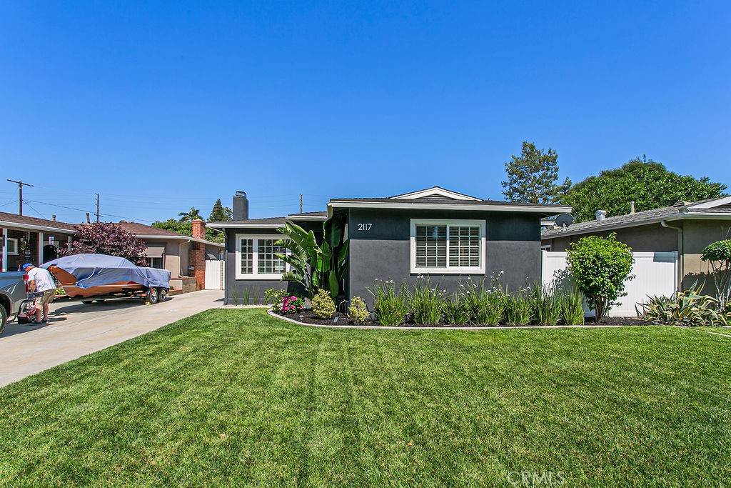 Santa Ana, CA 92706,2117 Poinsettia ST