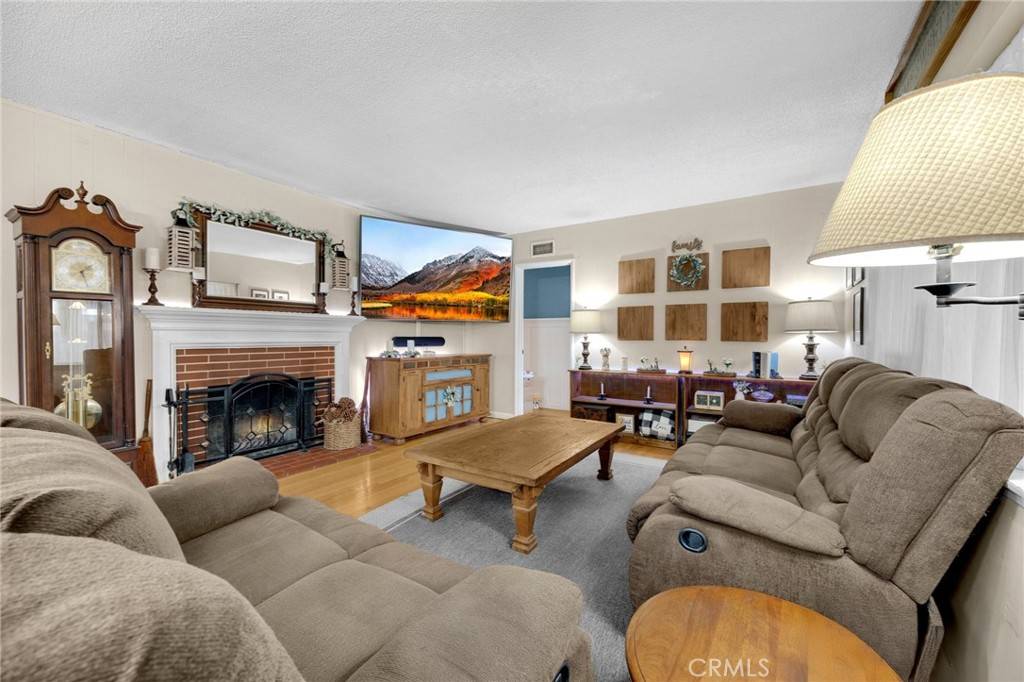 Whittier, CA 90603,15902 Santa Fe ST