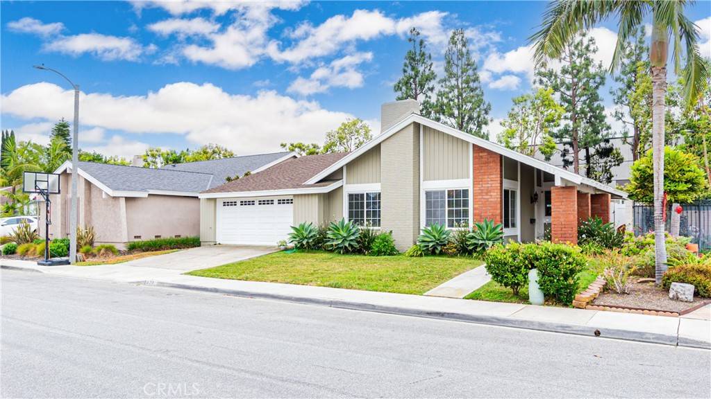 Costa Mesa, CA 92626,937 Dahlia AVE