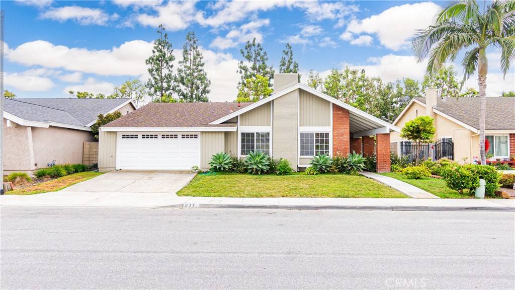 Costa Mesa, CA 92626,937 Dahlia AVE