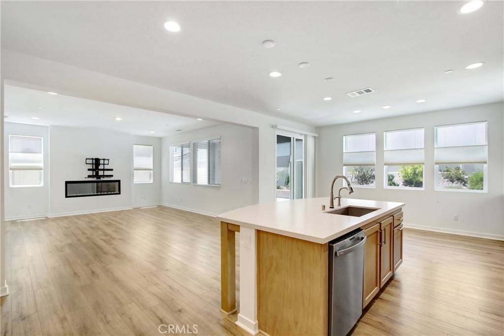 Temecula, CA 92591,32210 Hillstone ST