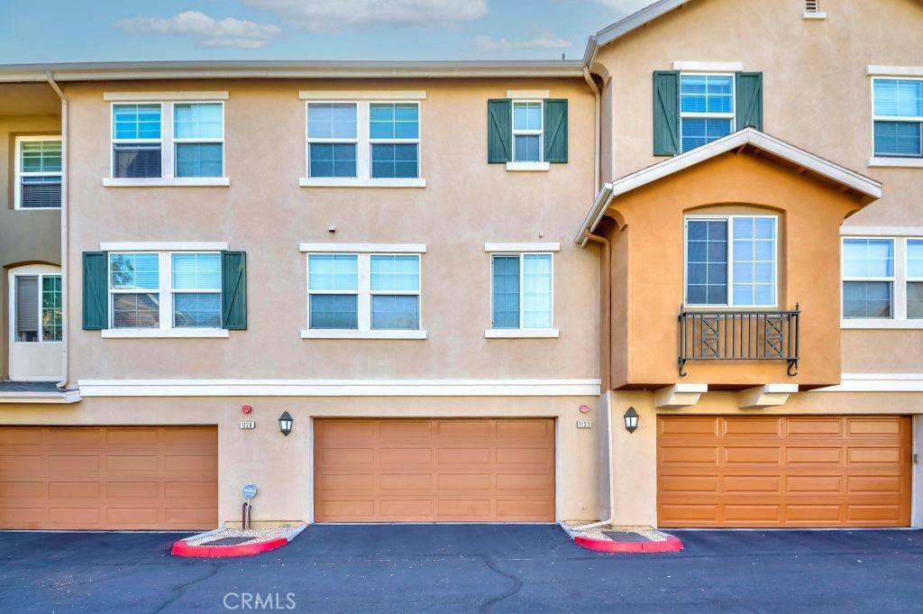 Fullerton, CA 92833,1133 Maag PL #107