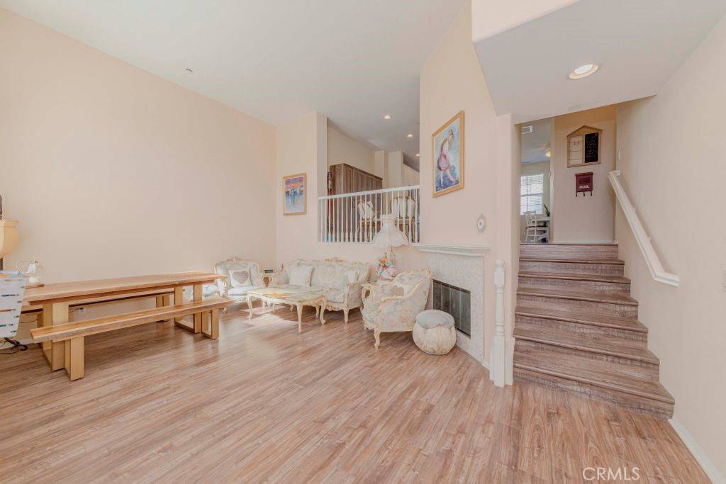 Fullerton, CA 92833,1133 Maag PL #107
